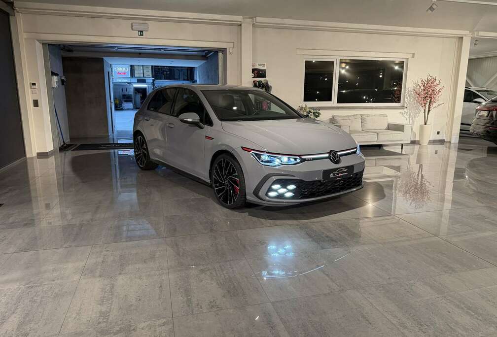 Volkswagen Performance DSG * HARMAN KARDON * IQ LIGHT * MATRIX * CAR PLAY * 19\