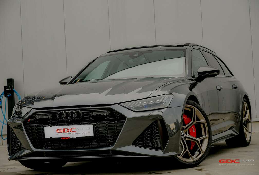 Audi Quattro Performance / Carbon Pakket / New.