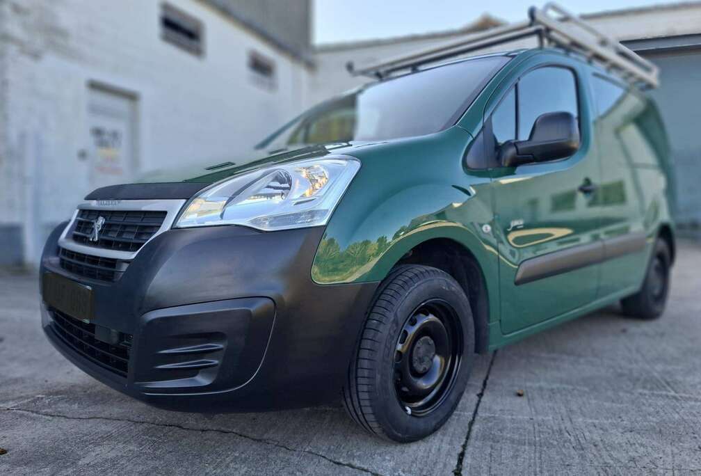 Peugeot Peugeot Partner 1.6 BlueHDi 100pk LICHTE VRACHT 3ZIT | Dakdrager | Trekhaak | Cruise Control | TOPSTAAT