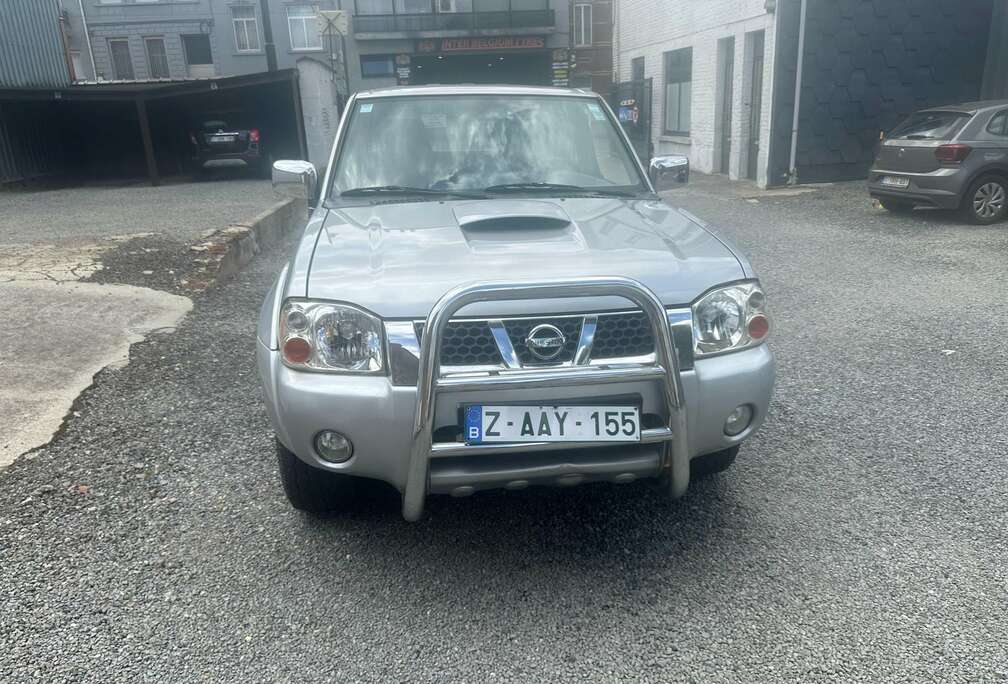 Nissan 2.5 Turbo Di Navara 4x4 **BELGE**