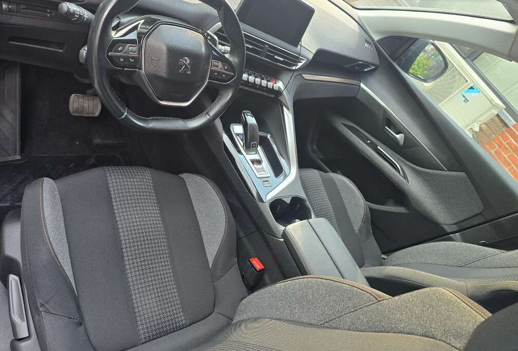 Peugeot 5008 BlueHDi 130 EAT8 Active