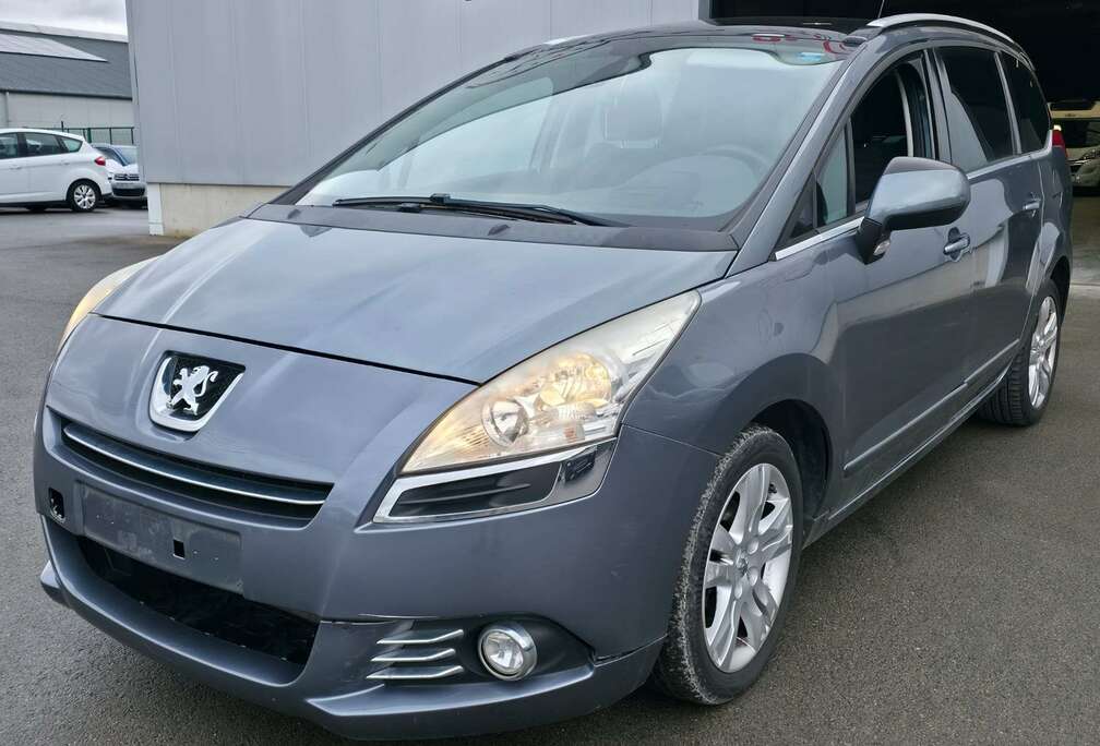 Peugeot 5008 1.6 HDIEURO55PLACESTOIT PANOCLIM