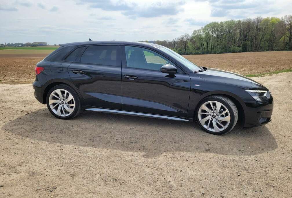 Audi Sportback 35 TFSI S line tronic