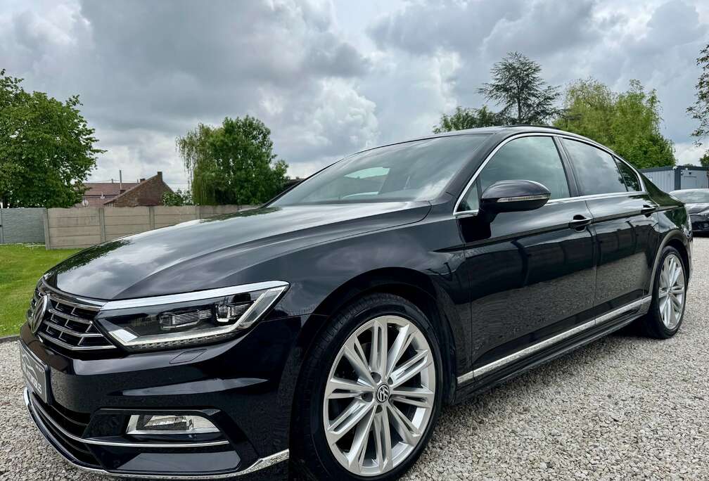 Volkswagen Passat 2.0 TDi SCR R line*TOIT OUVRANT*CUIR*LED*GPS*CAMERA*AIRCO*