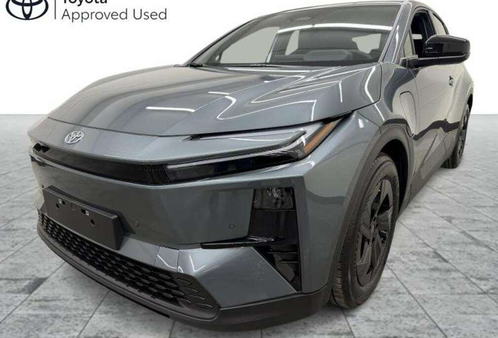 Toyota Icon + Long Range