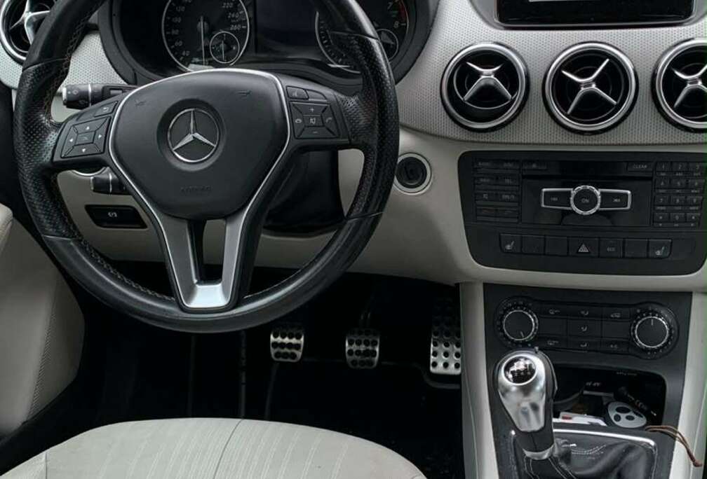 Mercedes-Benz BlueEFFICIENCY EDITION 1/AMBITION BI-XENON