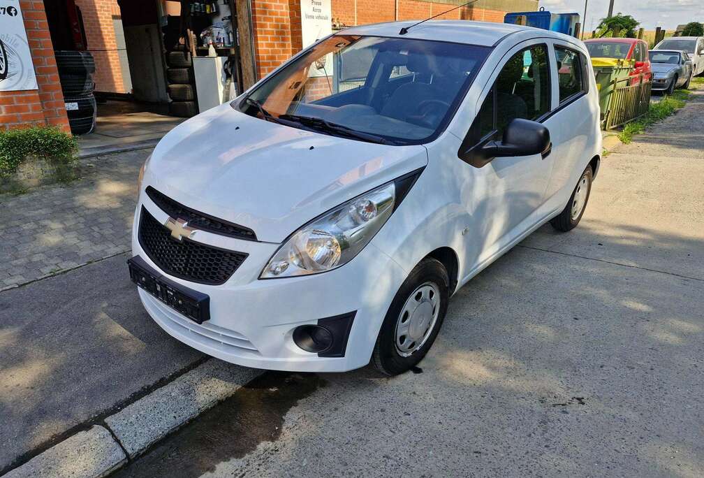 Chevrolet 1.0i