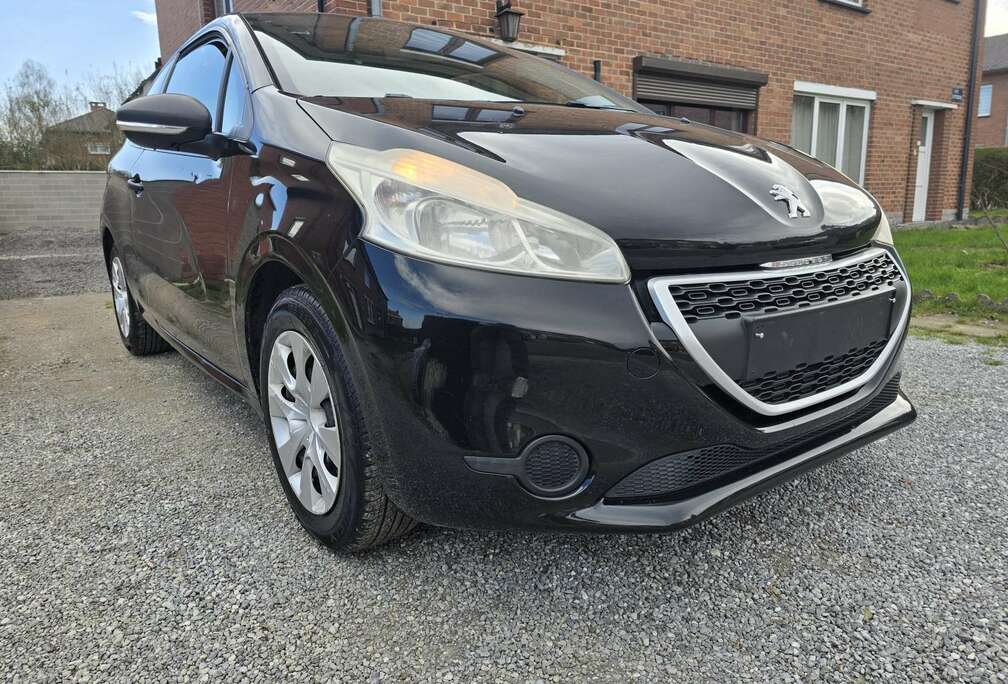 Peugeot 208 1.2i 82 CV 3 PORTES AIRCO CTOK