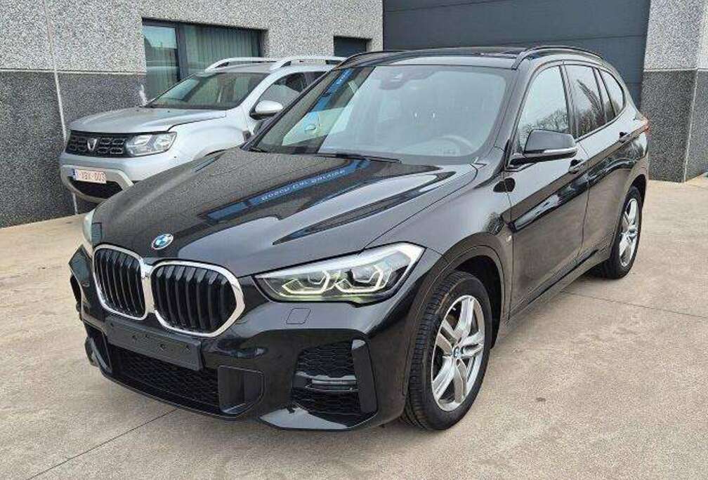 BMW X1 1.5iA sDrive18  - PANO + M-pakket + CAMERA + Elektrische koffer  - Perfecte staat
