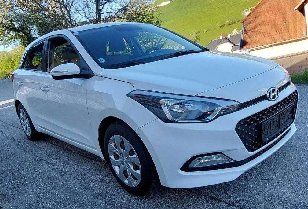Hyundai 1.2 75 Initia