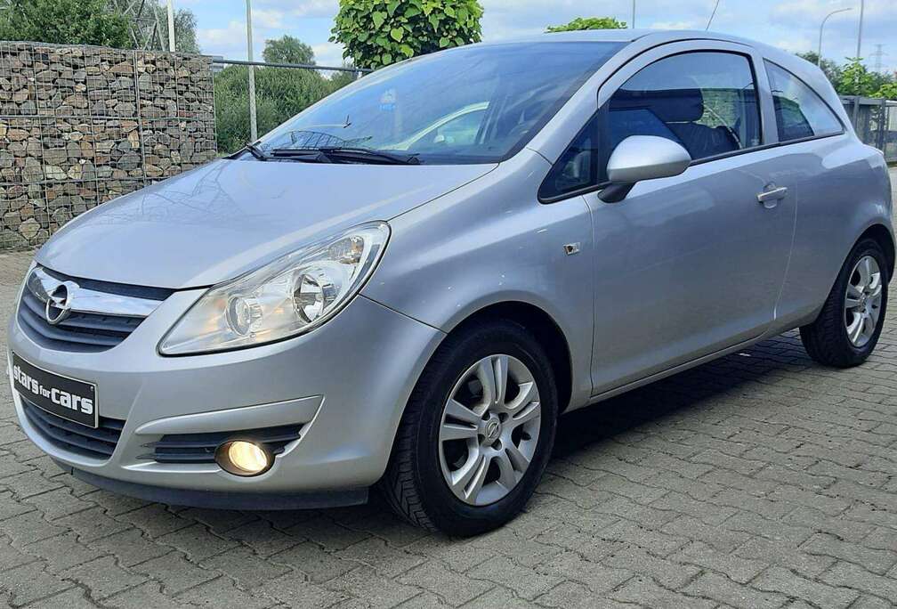 Opel 1.2i 80 pk Selection - zeer mooi mét airco