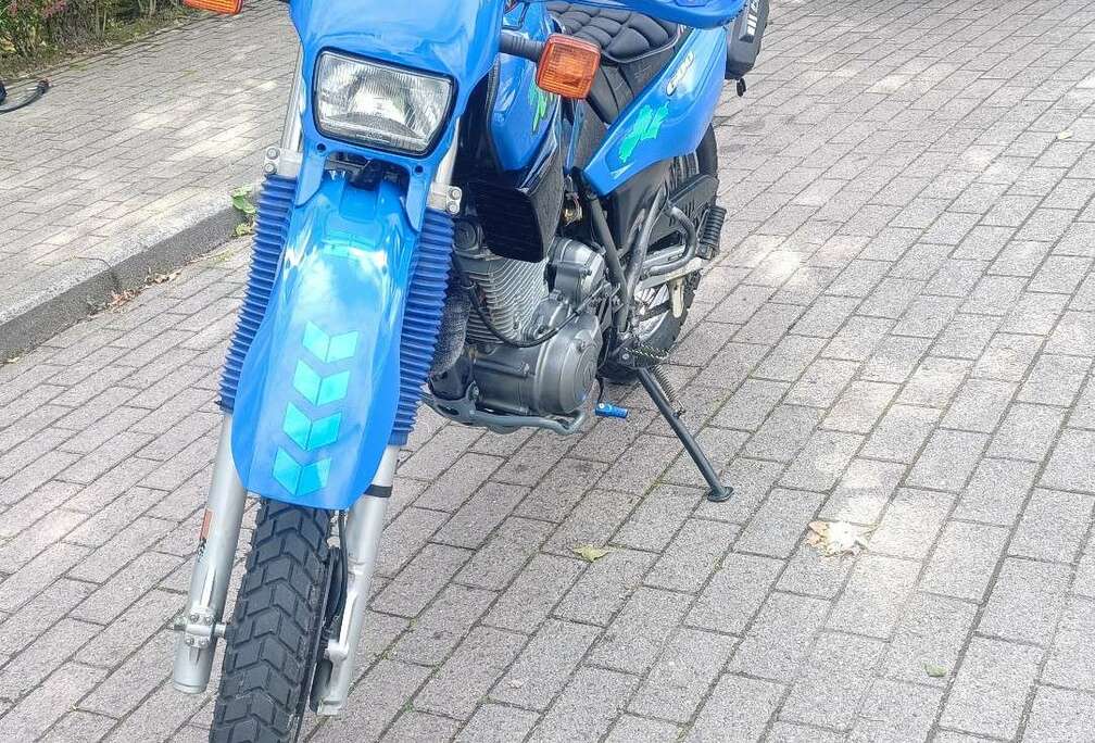 Yamaha XT 600 E – Année 2000 – Oldtimer – 23.000 k
