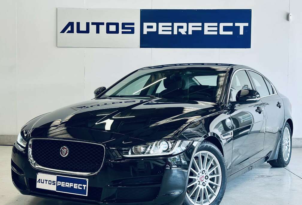 Jaguar XE 2.0 D E-Performance Pure 163cv LED CUIR CAMERA