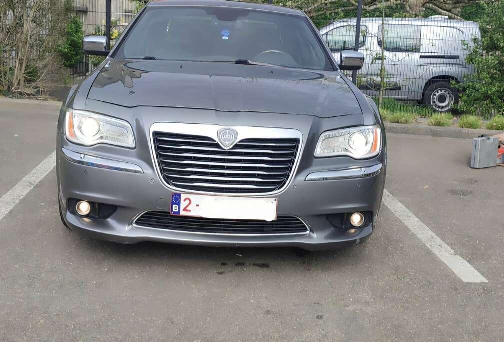 Lancia 3.0 V6 CRD 24V Automatik Platinum