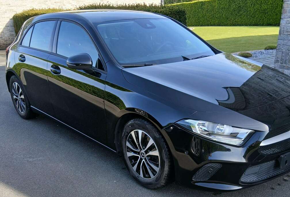 Mercedes-Benz BENZINE  1.3  BJ 2022     KM  48.100