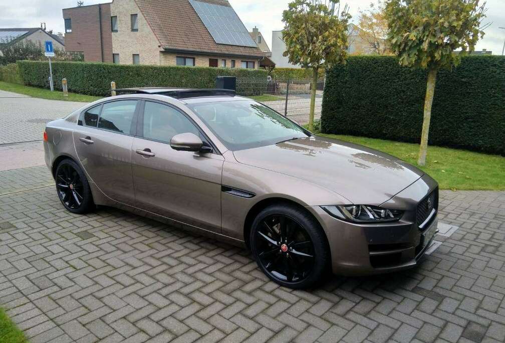 Jaguar XE 2.0 D AWD Portfolio