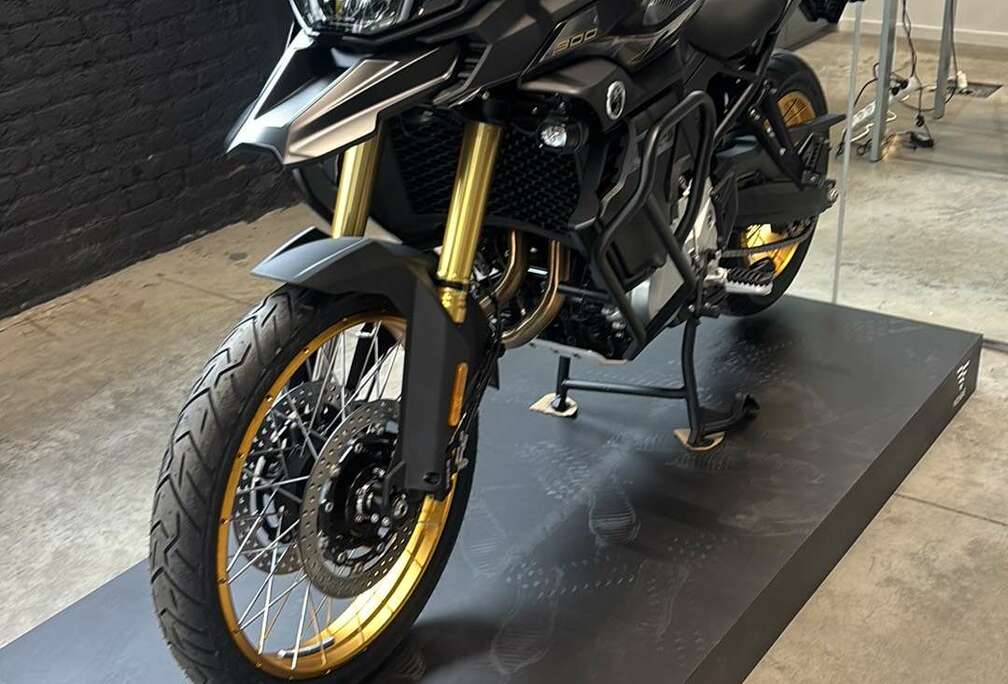 DS900 / Full Option D’origine