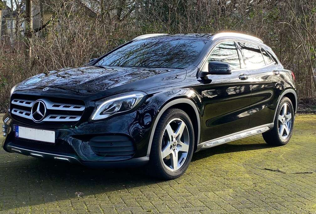 Mercedes-Benz GLA 180 AMG Line