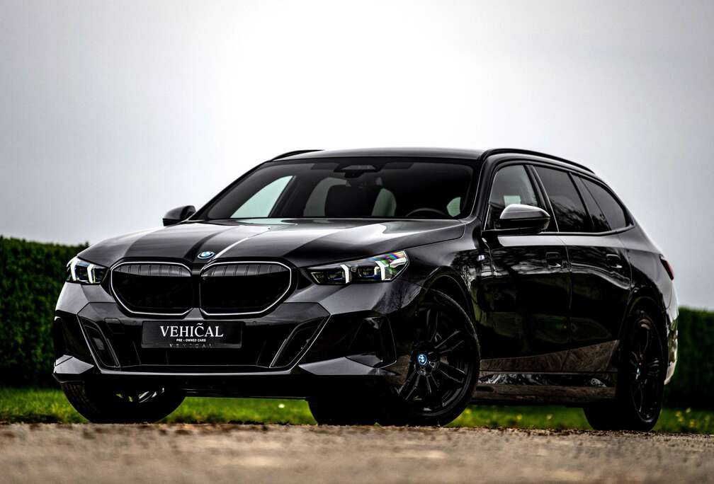 BMW eDrive40 Touring M  B&O  PANO  360 CAMERA