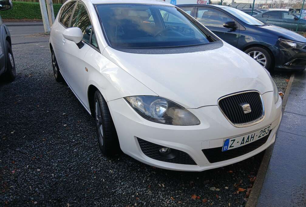 SEAT Leon 1.6 CR TDi Ultima Carbon Reference DPF