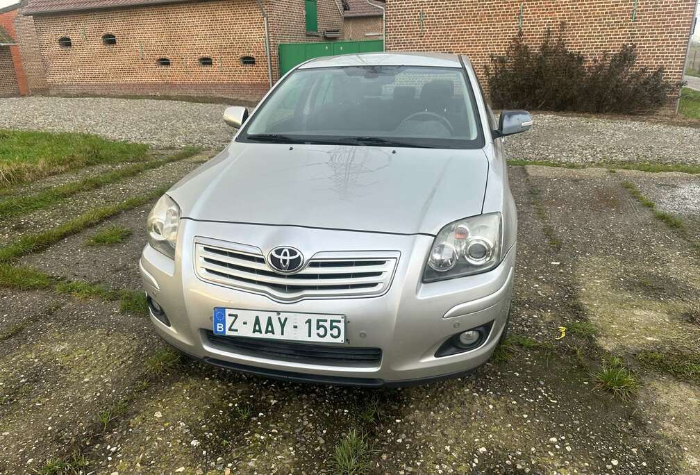 Toyota 1.8i VVT-i 16v Linea Luna *BELGE*