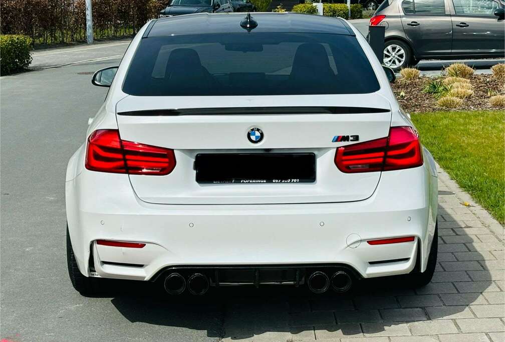 BMW 3.0  431pk Carbon
