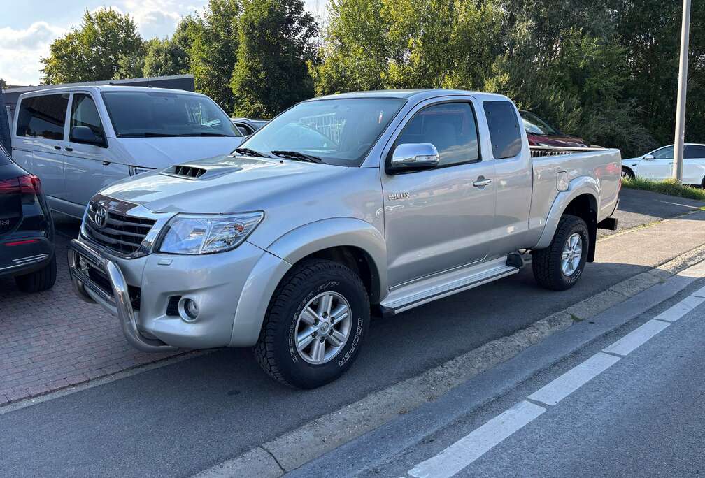 Toyota Hilux 2.5 D-4D 4WD STX Belgium * verry good cond.