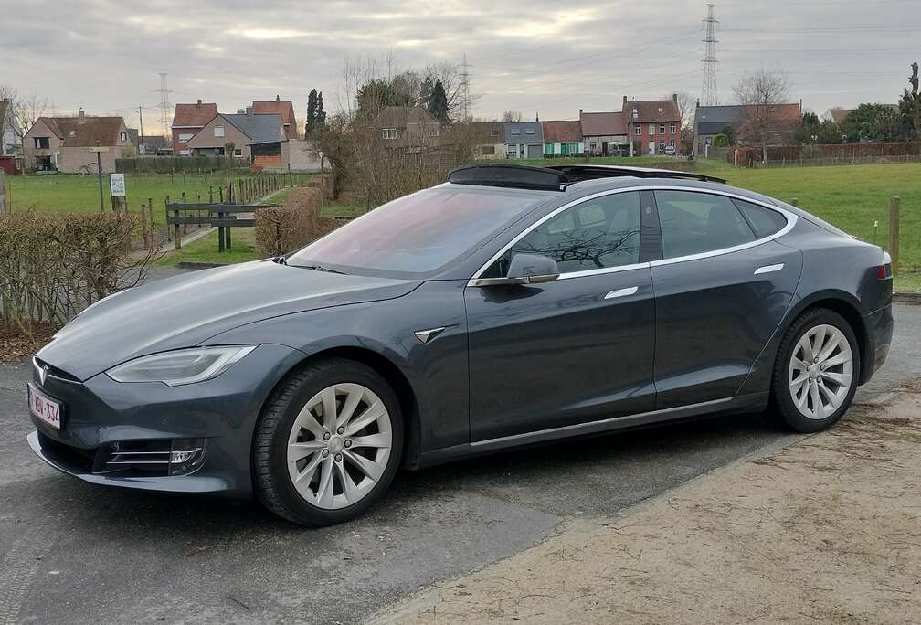 Tesla Model S 75D Allradantrieb