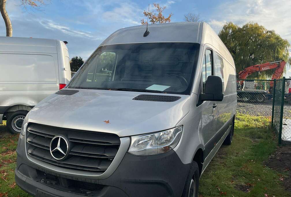 Mercedes-Benz 317 CDI GB L3 RWD 3.5T