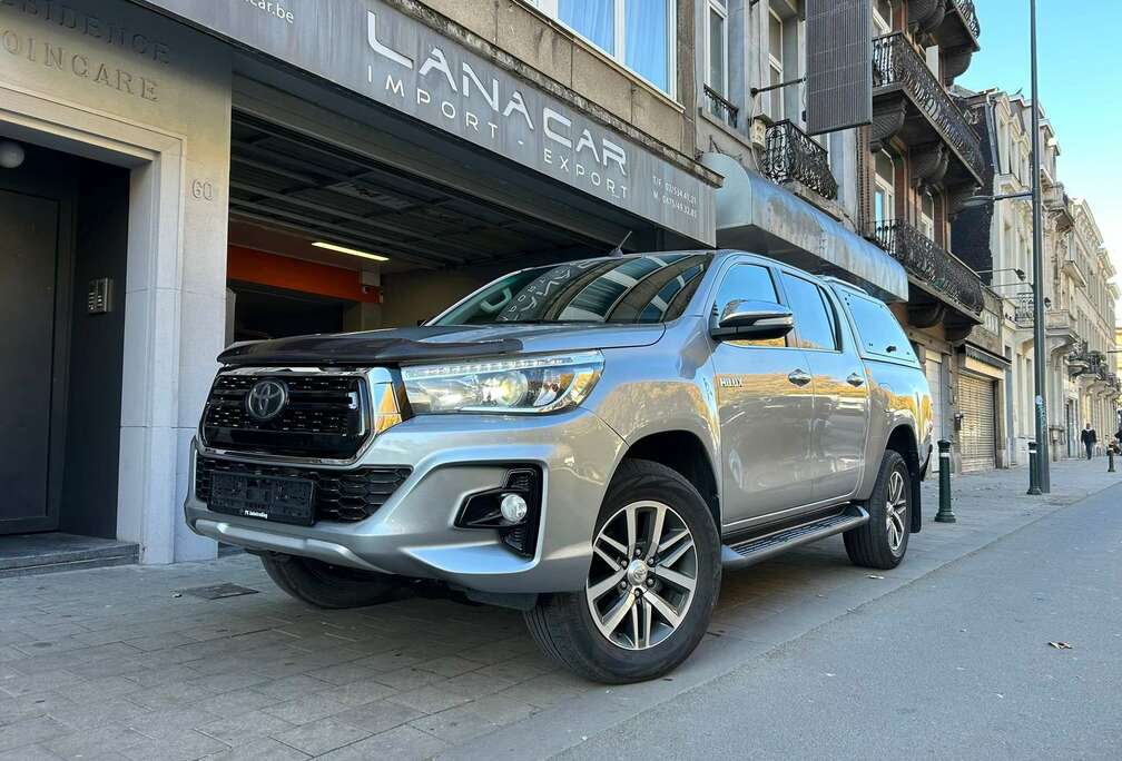 Toyota Hilux 2.4D-4D 4WD Invincible