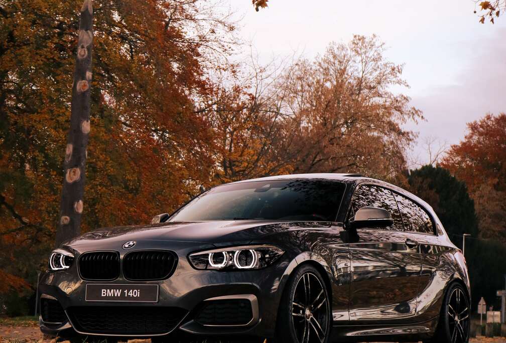 BMW M140i