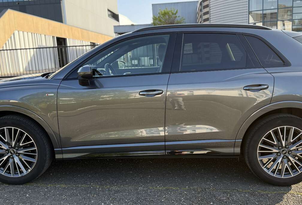 Audi 35 TFSI S line tronic Black Shadow