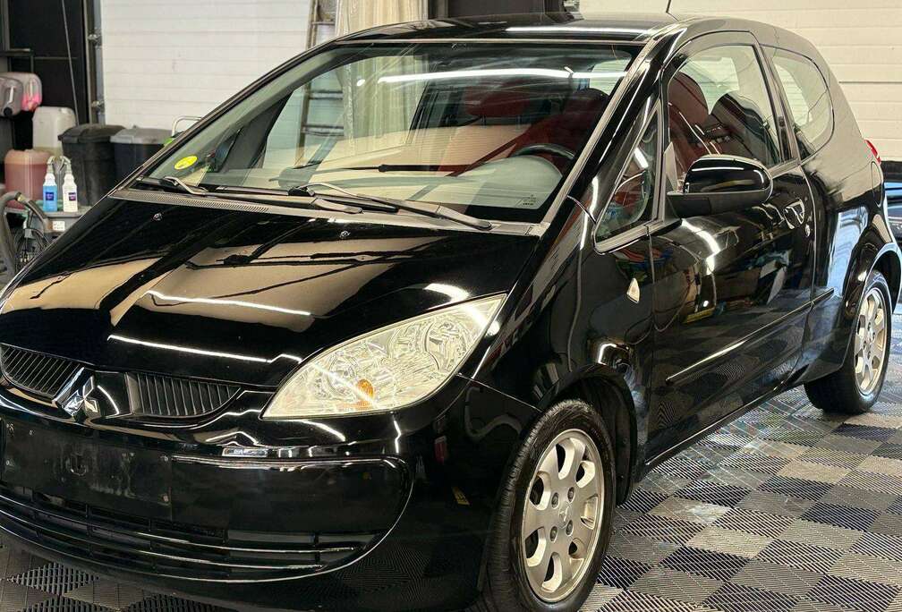 Mitsubishi benzine AUTOMATIQUE bj. 2006 138411km