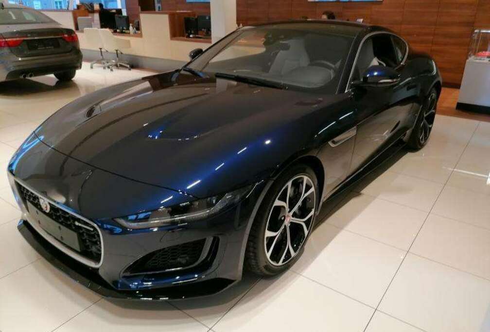 Jaguar R-Dynamic /