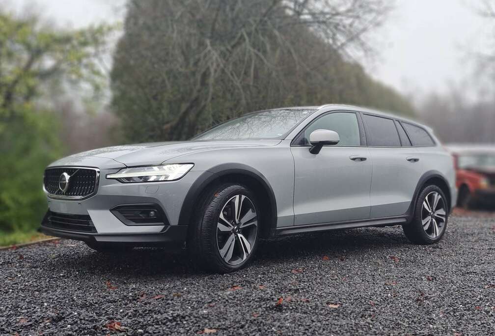 Volvo V60 Cross Country 2.0 B4 AWD Plus
