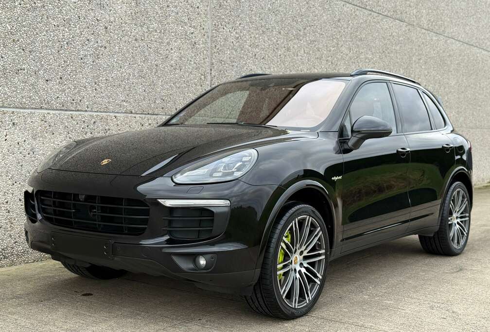 Porsche Cayenne 3.0i V6 PHEV S Tiptronic S (306 kW)