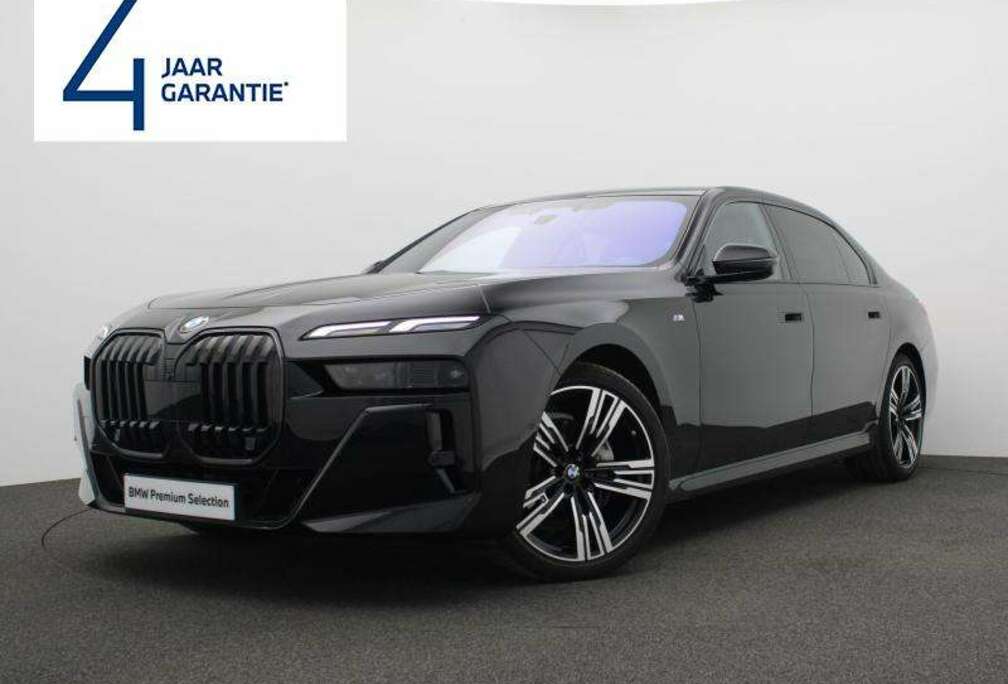 BMW M SPORT - SKY LOUNGE - ICONIC