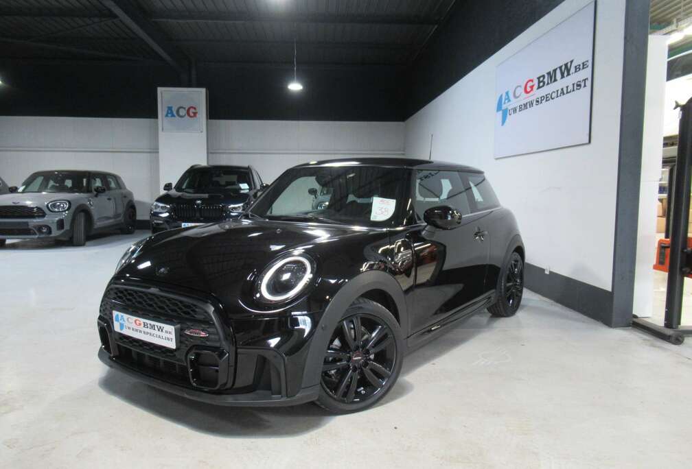 MINI Aut John Cooper Works Packet FULL BLACK PACK Carplay PDC voor en achter Sportpacket
