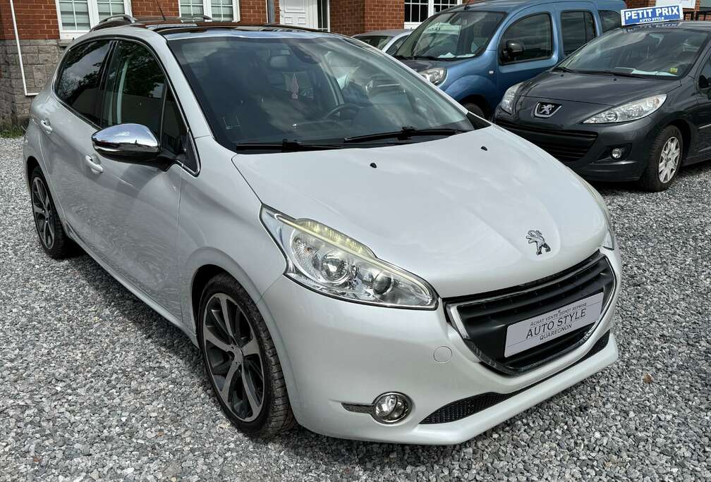 Peugeot 208 1.6 e-HDi/ Toît Panoramique/Garantie/Airco/Isofix/