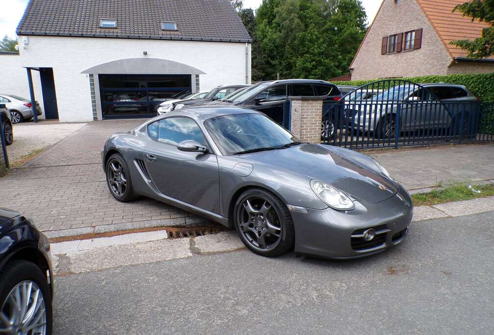 Porsche 2.7i Tiptronic S PSM/PDC/LEDER/AIRCO/19\