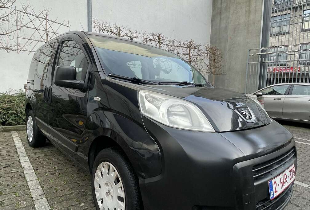 Peugeot 1.4i ***5 Places***