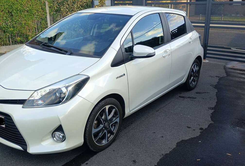Toyota Yaris Hybrid 1.5i VVT-i Style E-CVT
