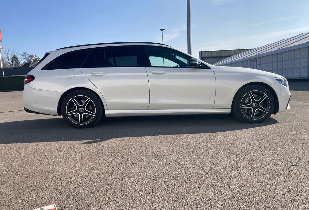 Mercedes-Benz E 300 e T 9G-TRONIC AMG Line