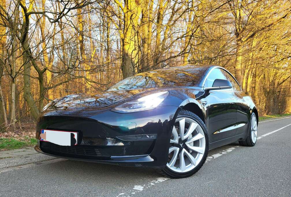 Tesla 75 kWh Long-Range Dual Motor
