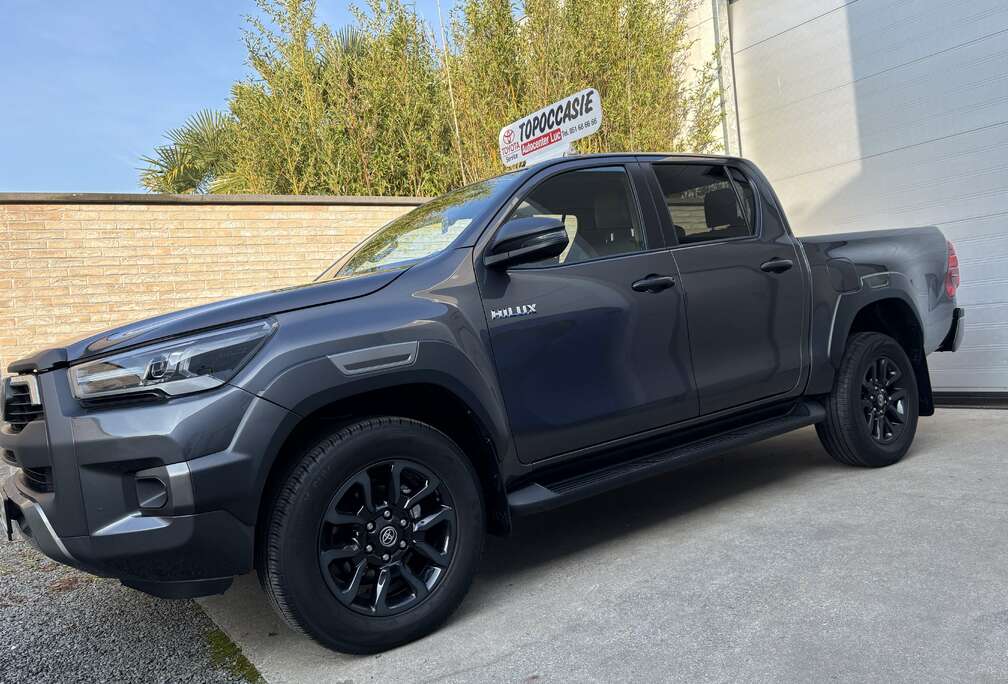 Toyota 2.8 D-4D INVINCIBLE AT / € 45000+BTW/ 32800Km