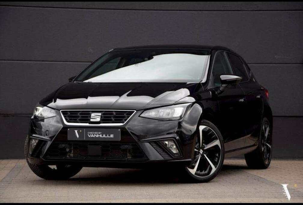 SEAT CARPLAY  CAMERA  ACC