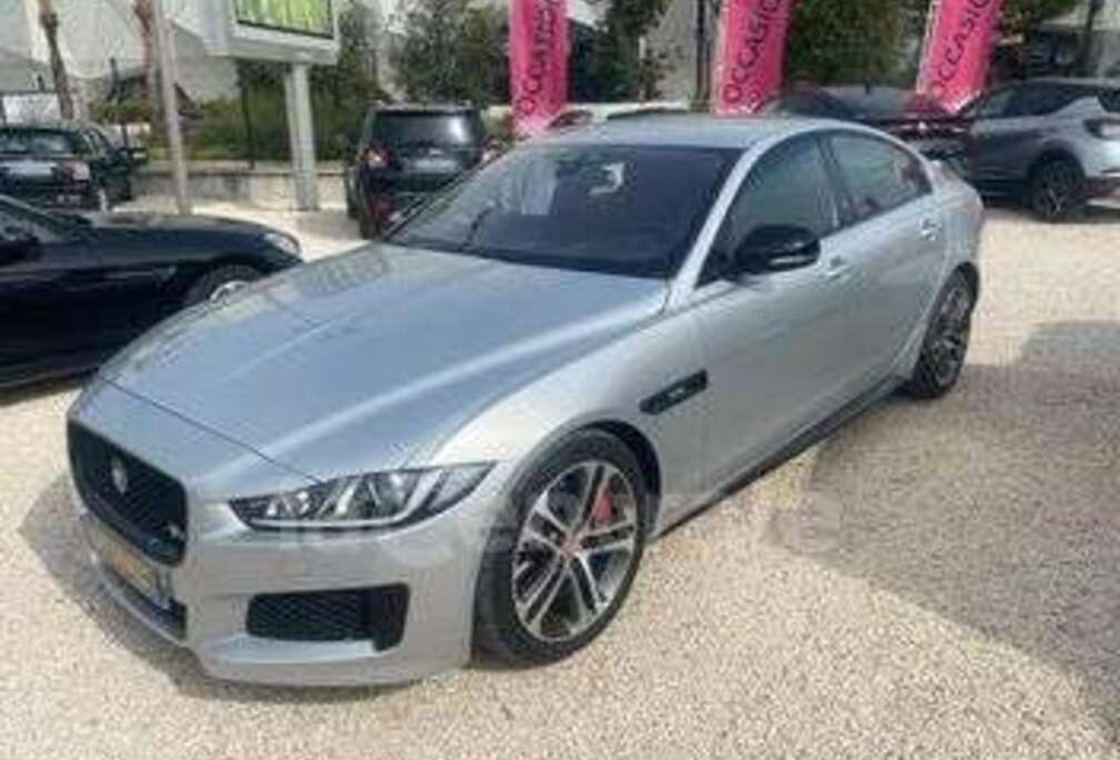 Jaguar XE 2.0 T Portfolio