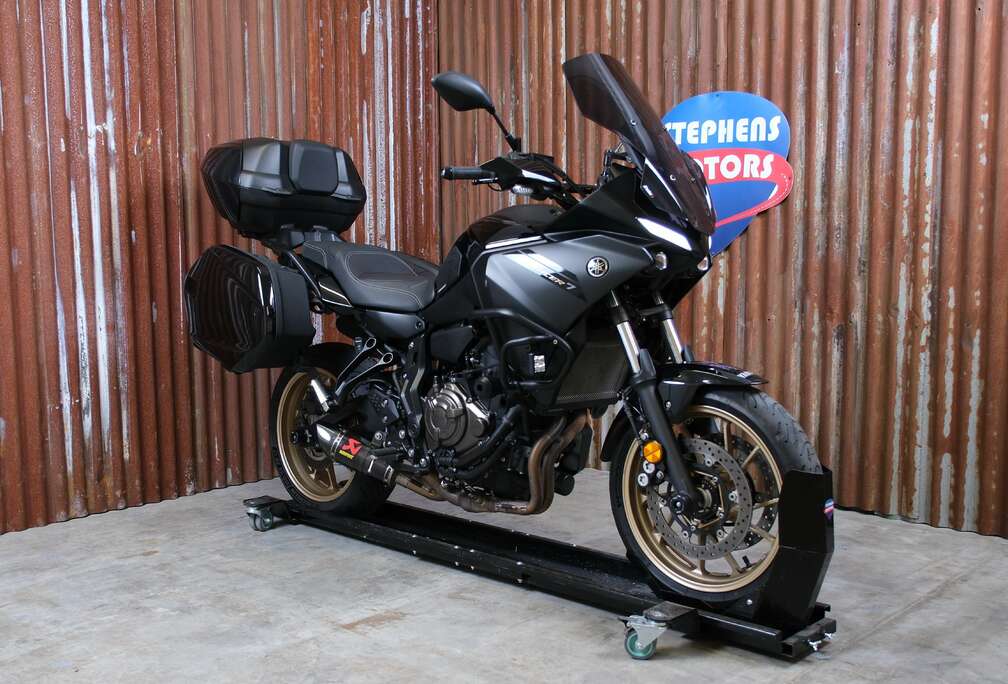 Midnight Black Akrapovic