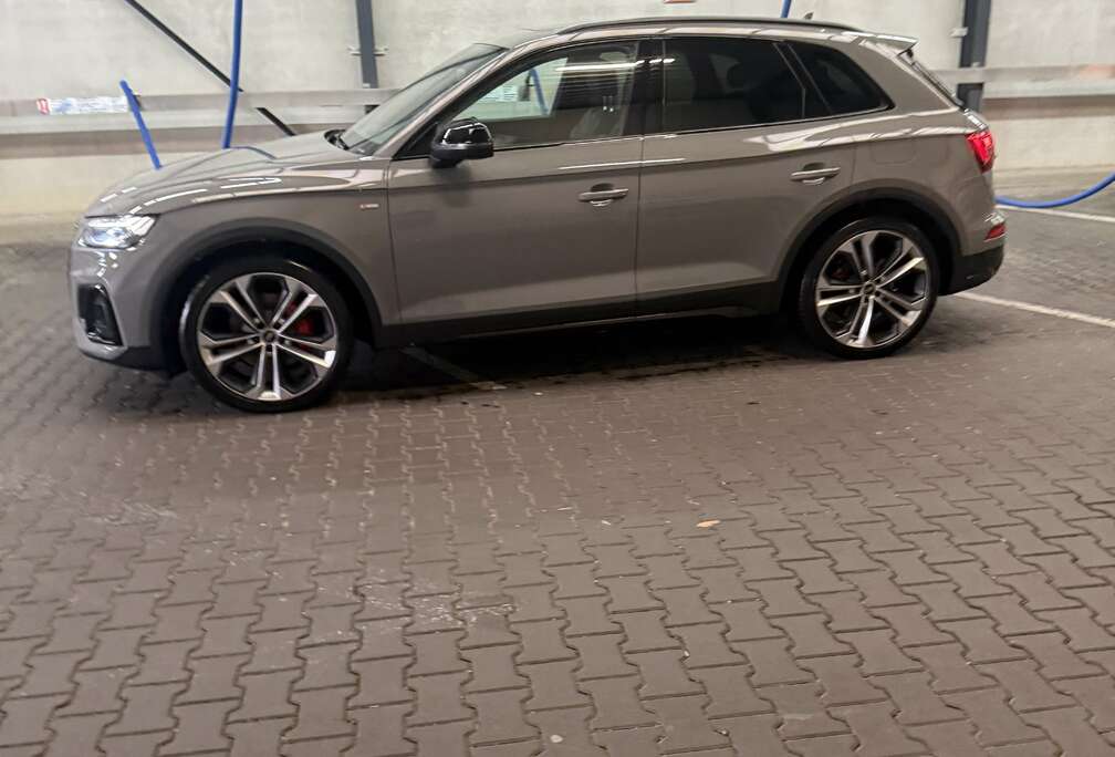 Audi 50 TFSIe quattro S tronic line