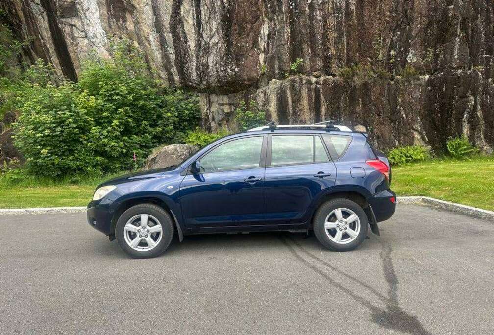 Toyota RAV4 2.0i VVT-i 16v VIP